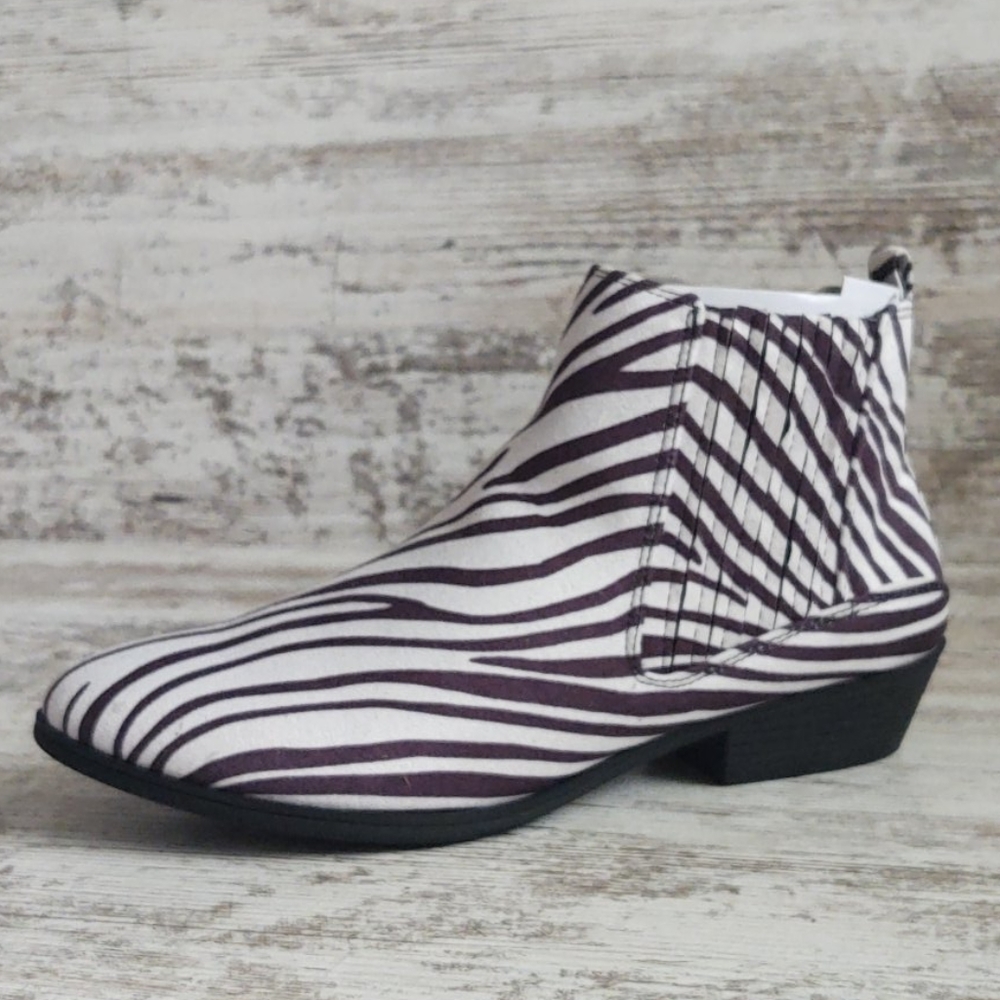 🟥NIB Lust for Life Zebra Booties NWT